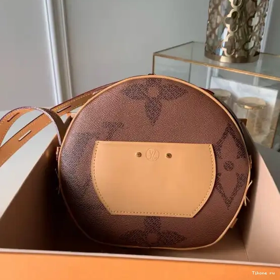 Affordable BOITE Louis Vuitton PETITE CHAPEAU 0505